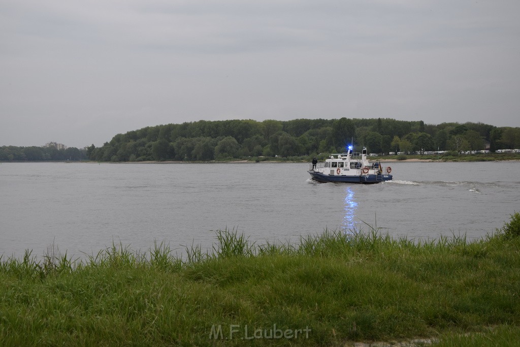 PRhein Koeln Porz Ensen Schwimmer untergegangen P012.JPG - Miklos Laubert